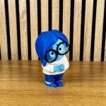 Üzgün Karakter Figürü – 3D Baskı Dekoratif Koleksiyon Objesi (15 Cm) üzgün karekter