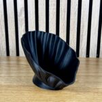 Modern Sanat Dokunuşu: Shell Formlu Dekoratif Vazo – Siyah 3D Baskı Tasarımı shell dekoratif vazo