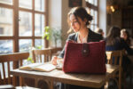 Modern Dokuma El Çantası Lifestyle 1 Cafe