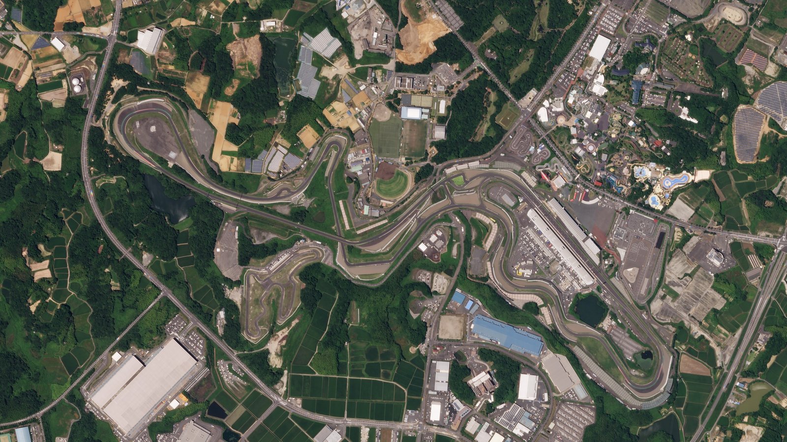 F1 Türkiye GP — Suzuka pisti havadan, sekiz şeklindeki ikonik geometri