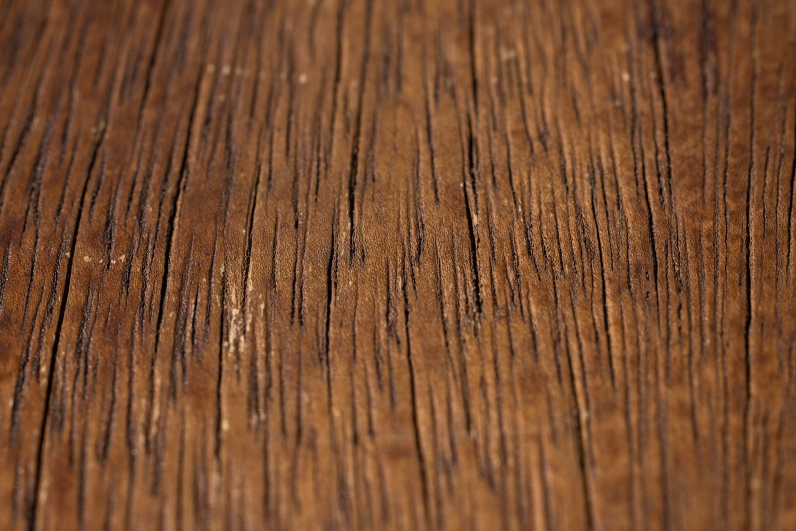 mid-century vintage teak ahşap ve pirinç malzeme yakın detay