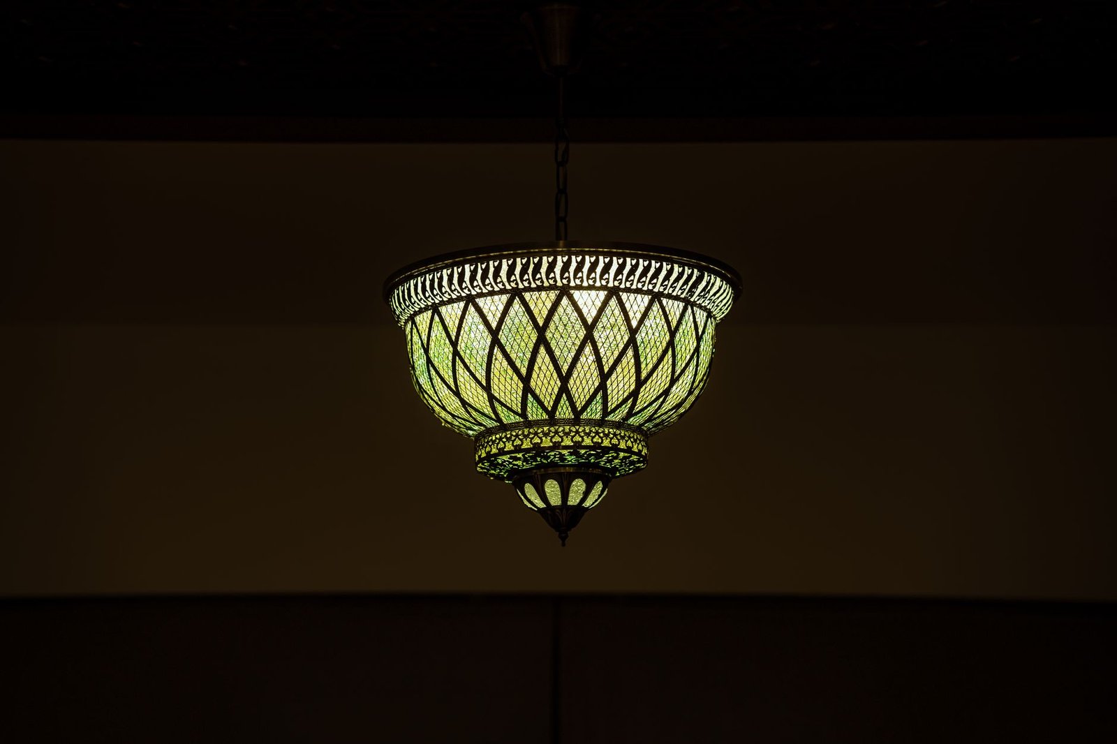 vitray yusufçuk motifi tiffany lambası detay
