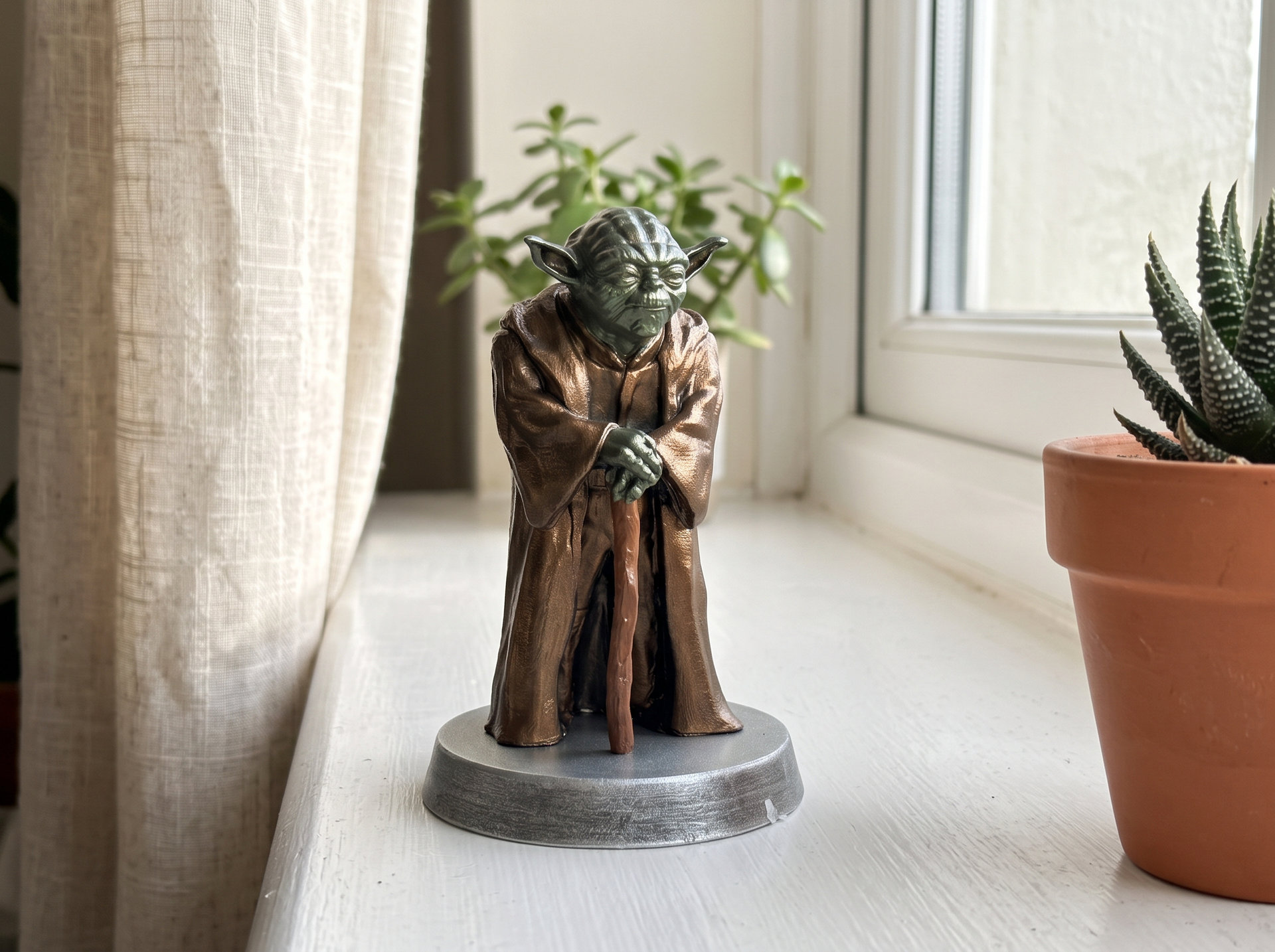 El Yapımı Ayakta Yoda Figürü Ayakta Yoda lifestyle pencere