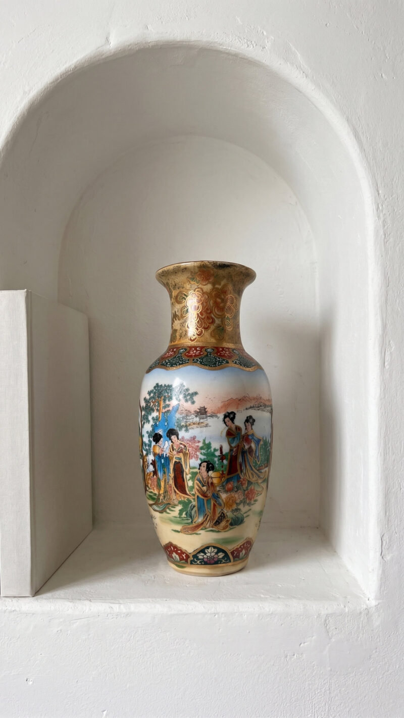 Çin Yapımı Satsuma Tarzı Bahçe Sahnesi Tasvirli Baluster Porselen Vazo (Chinese "Satsuma Style" lifestyle nis